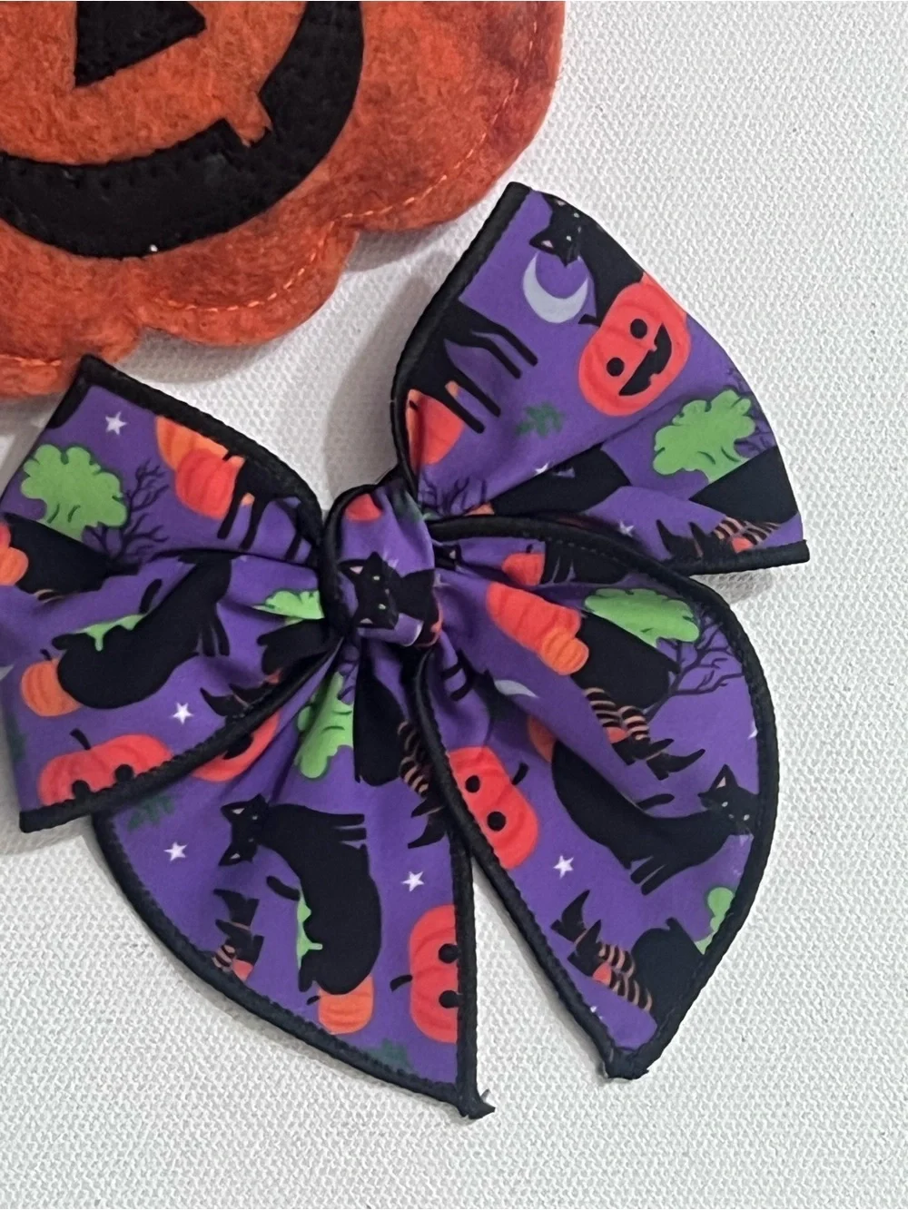 Handmade Halloween Hair Bow – Spooky Black Cat & Pumpkin Print (3.5”)